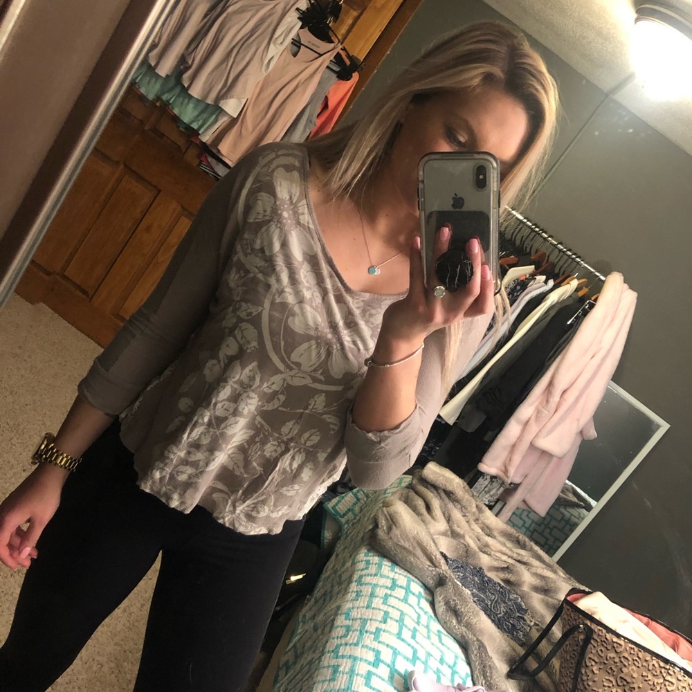 Super cute tan flower shirt